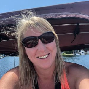 Meet your Posher, Angie